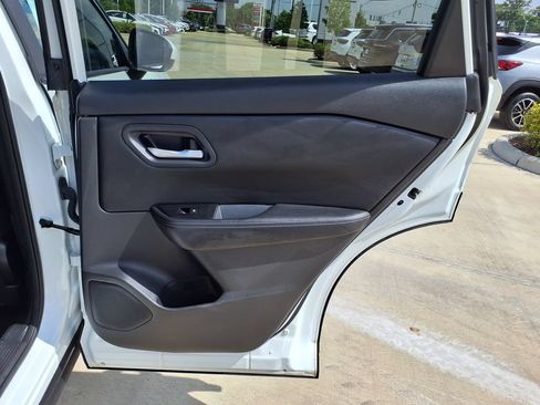 Used 2024 Nissan Rogue SV FWD image 21