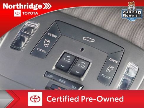 Certified 2024 Toyota Sienna Platinum FWD image 46