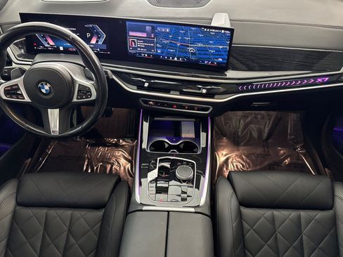 Used 2024 BMW X7 xDrive40i w/ M Sport Package AWD/4WD image 16