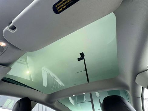 Used 2022 Tesla Model 3 Long Range image 35