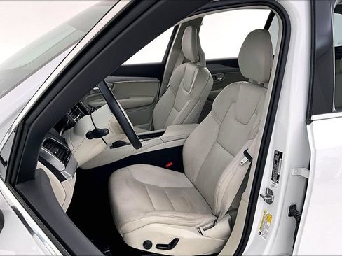 Used 2021 Volvo XC90 T5 Momentum w/ Advanced Package AWD/4WD image 31