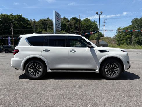 Used 2023 Nissan Armada SL w/ Midnight Edition Package AWD/4WD image 6