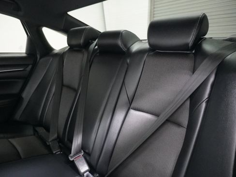 Used 2018 Honda Accord Sport image 12