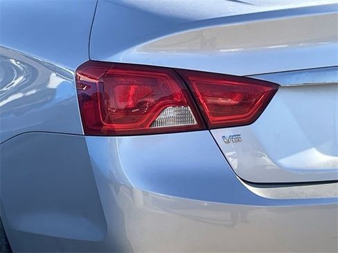 Used 2018 Chevrolet Impala LT image 6