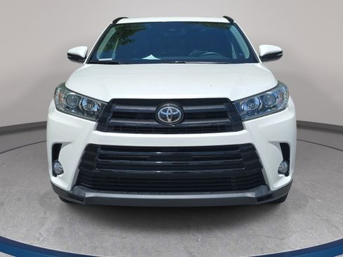 Used 2017 Toyota Highlander SE AWD/4WD image 2