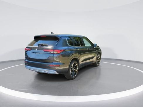 Used 2024 Mitsubishi Outlander SE Black Edition AWD/4WD image 7