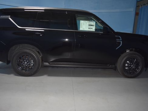 New 2025 Nissan Armada SV image 18