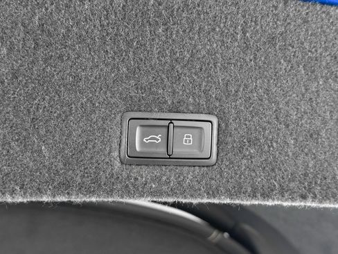 Used 2022 Lamborghini Urus image 37