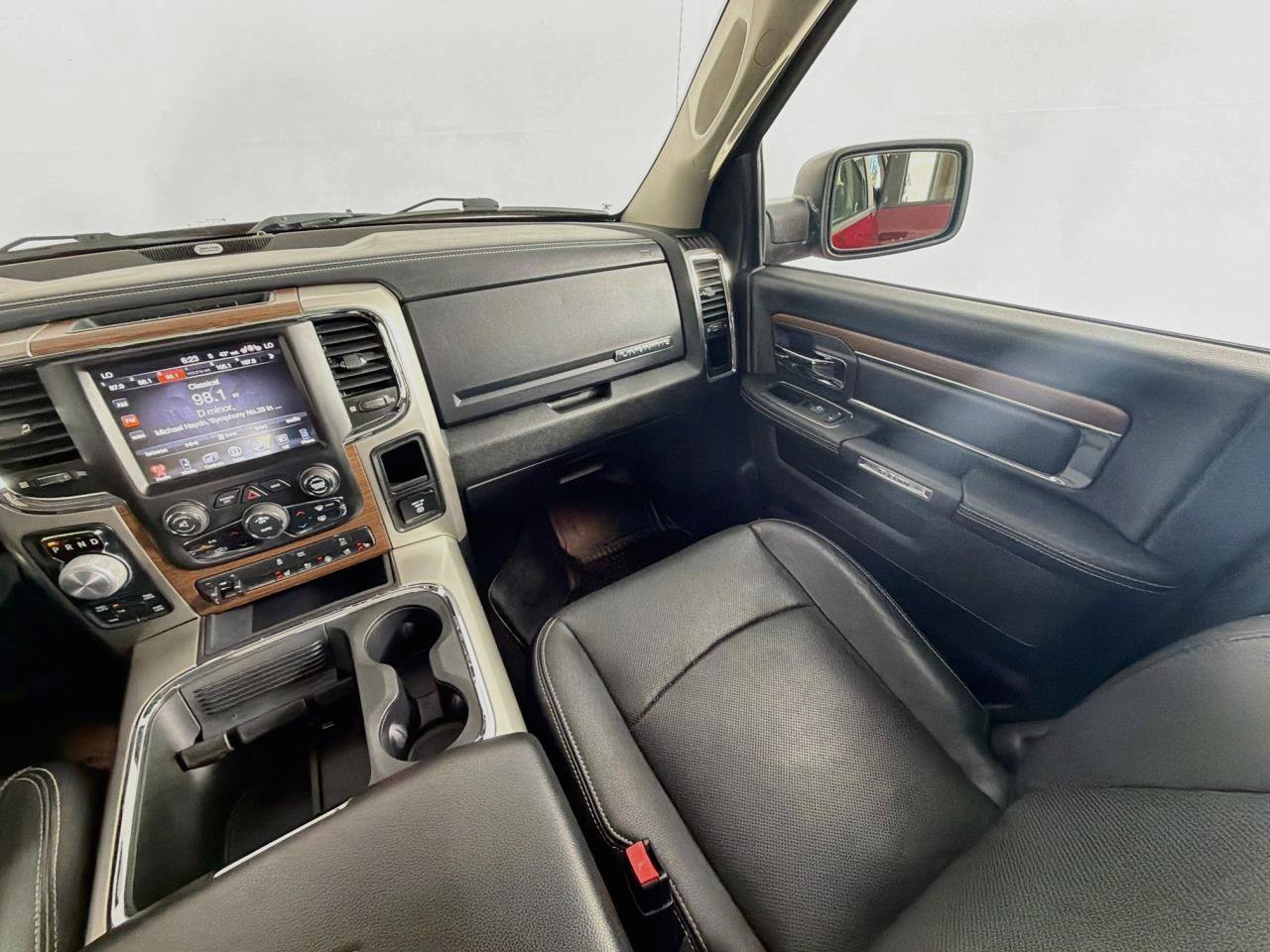Used 2017 RAM 1500 Laramie w/ Convenience Group AWD/4WD image 12