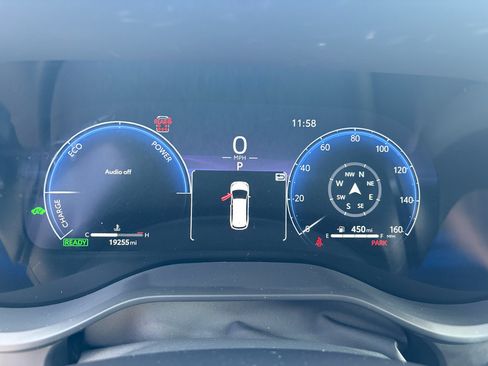 Used 2025 Toyota Sienna XLE Woodland Edition AWD/4WD image 15