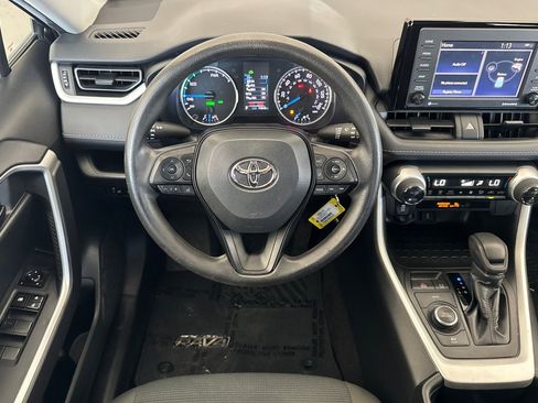 Certified 2022 Toyota RAV4 LE AWD/4WD image 13