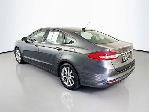 Used 2017 Ford Fusion SE image 5