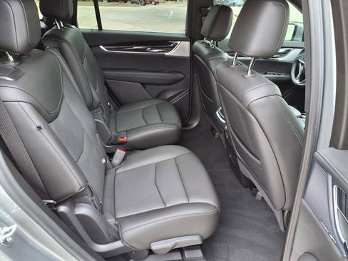 Used 2024 Cadillac XT6 Premium Luxury FWD image 10