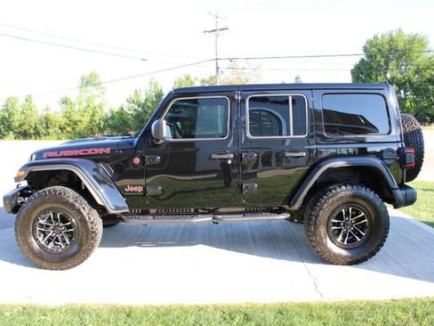 Used 2025 Jeep Wrangler Unlimited Rubicon AWD/4WD image 30