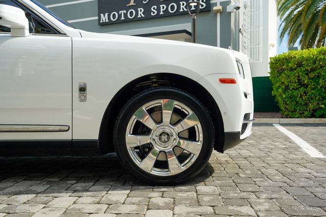 Used 2022 Rolls-Royce Cullinan AWD/4WD image 34