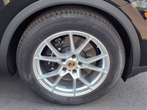New 2026 Porsche Cayenne Coupe image 32
