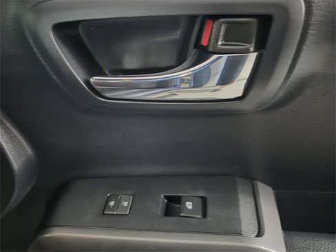 Used 2019 Toyota Tacoma TRD Sport image 41