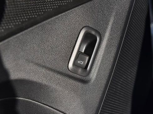 Certified 2026 Volkswagen Tiguan SEL R-Line image 9