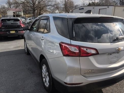 Used 2021 Chevrolet Equinox LS w/ LS Convenience Package image 6