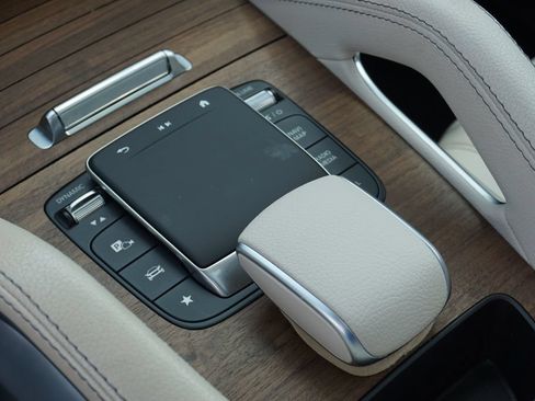 Certified 2024 Mercedes-Benz GLE 450e 4MATIC image 20