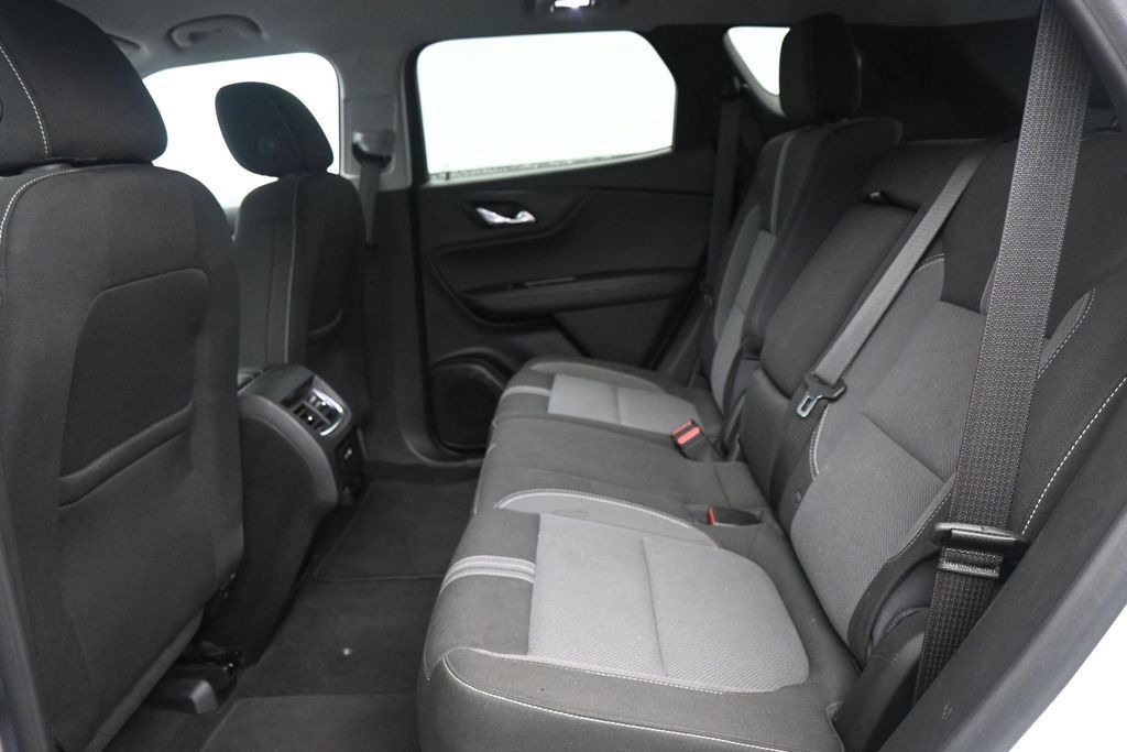 Used 2025 Chevrolet Blazer LT FWD image 14