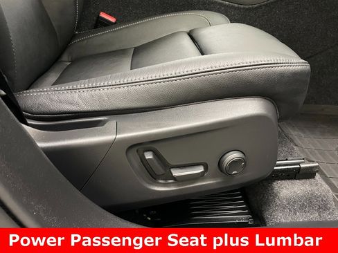 Used 2026 Volvo XC40 B5 Plus w/ Protection Package Premier image 13