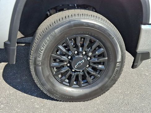 Used 2022 Chevrolet Silverado 3500 W/T image 9