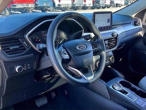 Used 2020 Ford Escape SE image 17
