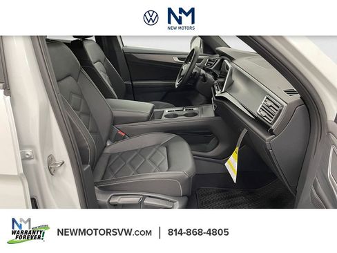 New 2026 Volkswagen Atlas Cross Sport SE image 13