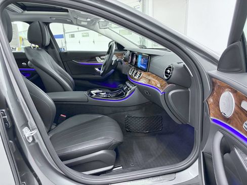 Used 2017 Mercedes-Benz E 300 4MATIC image 17