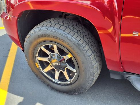 Used 2012 Chevrolet Suburban LT w/ Suspension Package, Off-Road AWD/4WD image 31