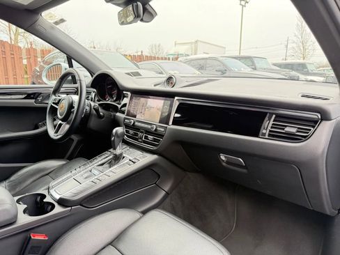 Used 2021 Porsche Macan image 26