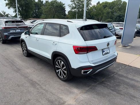 Certified 2022 Volkswagen Taos SE AWD/4WD image 6