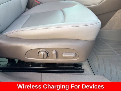 Used 2017 Chevrolet Malibu Hybrid w/ Leather Package FWD image 24