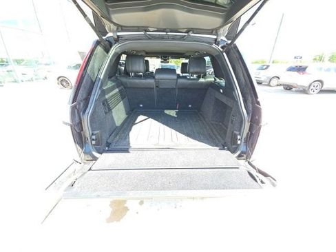 Used 2017 Land Rover Range Rover HSE image 28