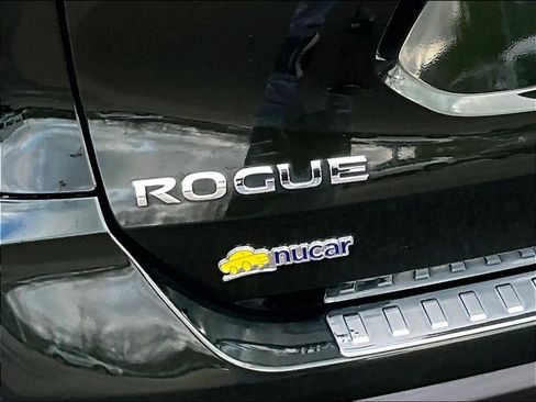 Used 2019 Nissan Rogue SV image 27