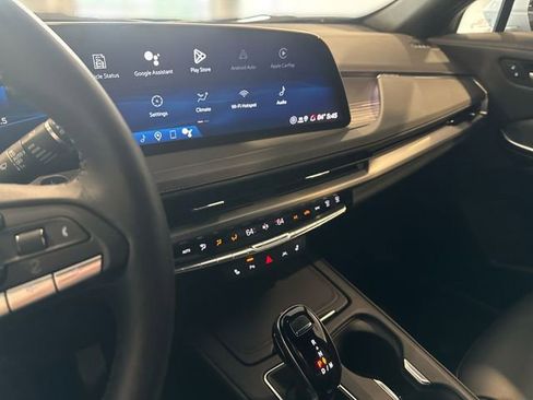 Certified 2025 Cadillac XT4 Premium Luxury w/ Cold Weather Package FWD image 18