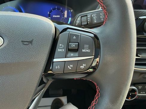 Certified 2022 Ford Escape SEL w/ SEL Stealth AWD Package image 18