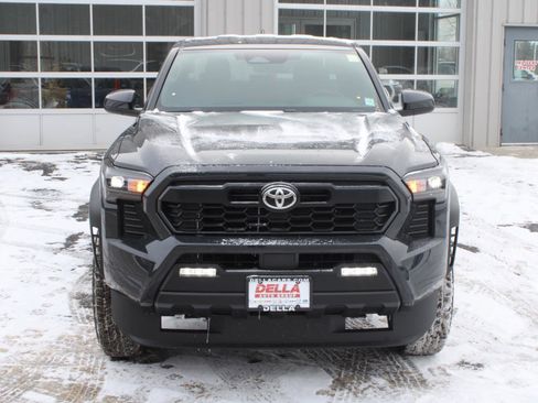 New 2025 Toyota Tacoma TRD Off-Road image 2