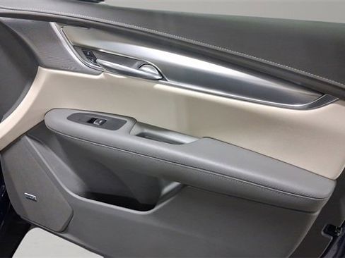 Used 2025 Cadillac XT5 Premium Luxury w/ Technology Package image 18