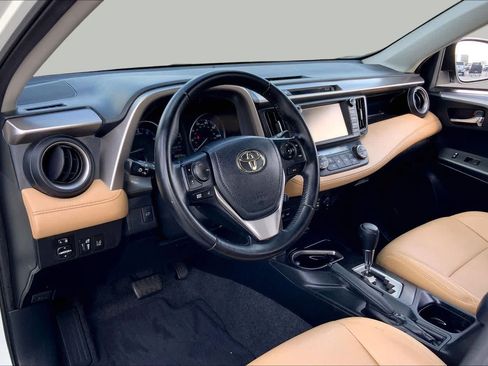 Used 2018 Toyota RAV4 XLE FWD image 17