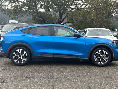 Certified 2025 Ford Mustang Mach-E Select image 3