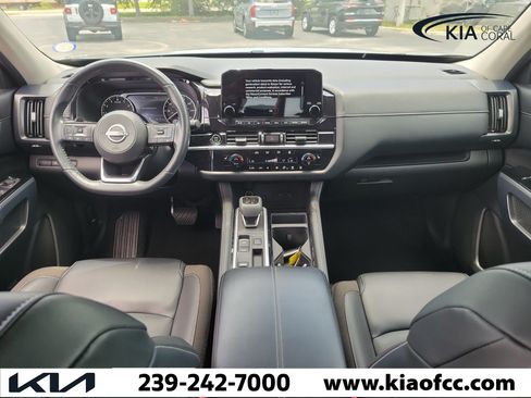 Used 2024 Nissan Pathfinder SL w/ Black Appearance Package FWD image 16