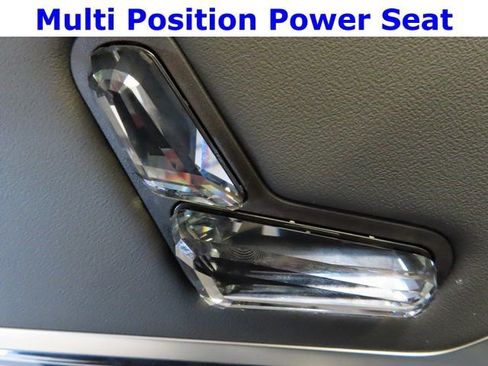 Used 2025 BMW 740i image 20