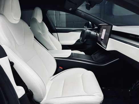 Used 2022 Tesla Model S Plaid AWD/4WD image 18