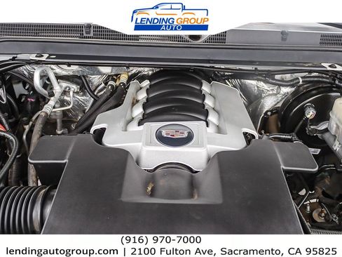 Used 2016 Cadillac Escalade ESV 4WD image 26