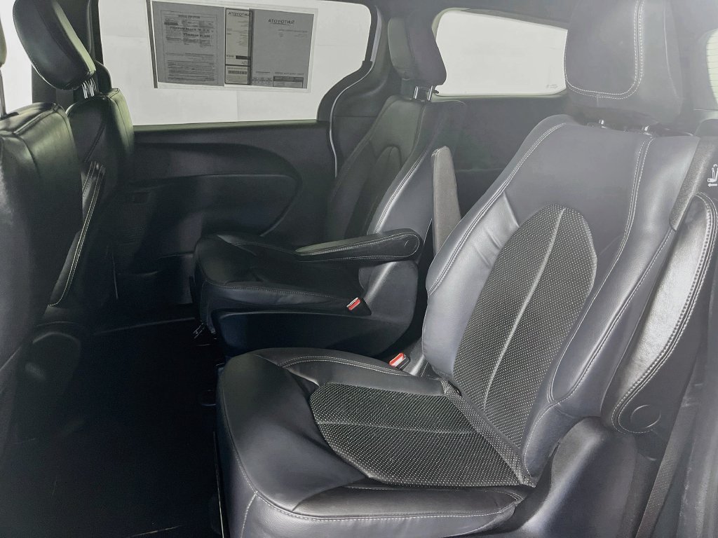 Used 2024 Chrysler Pacifica Limited FWD image 25
