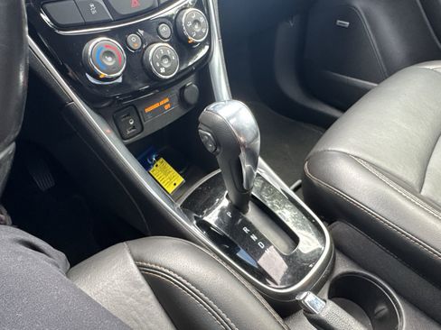 Used 2020 Chevrolet Trax Premier image 19