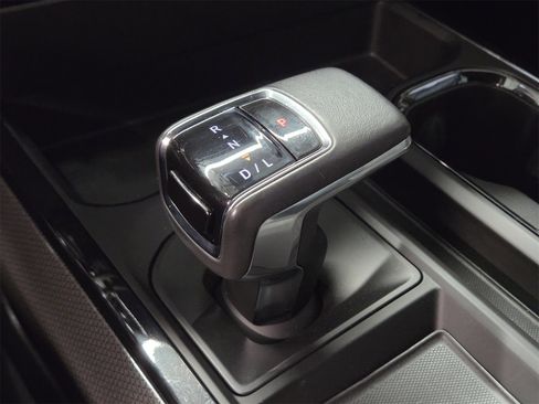 Used 2022 Chevrolet Silverado 1500 ZR2 w/ Technology Package image 19