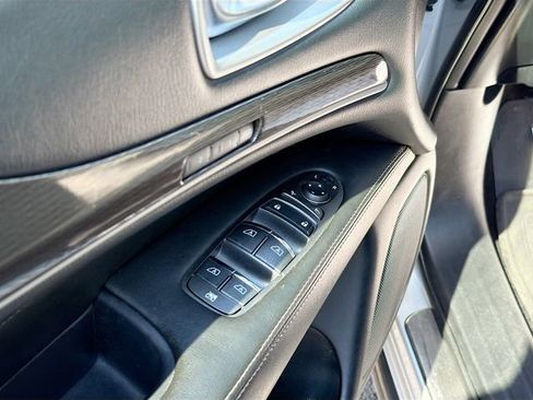 Used 2019 INFINITI QX60 Luxe w/ Essential Package image 19